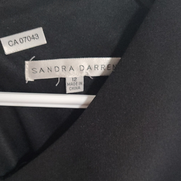 Sandra Darren Black Sleeveless Midi Sheath Dress - Picture 3 of 10